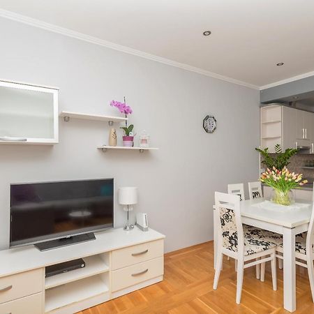 Long Apartment Makarska Exteriör bild