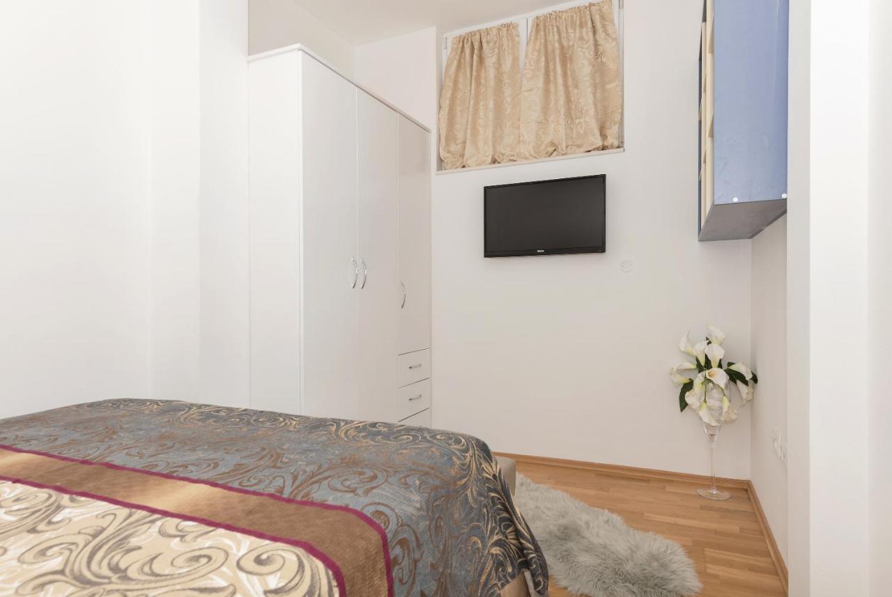 Long Apartment Makarska Exteriör bild