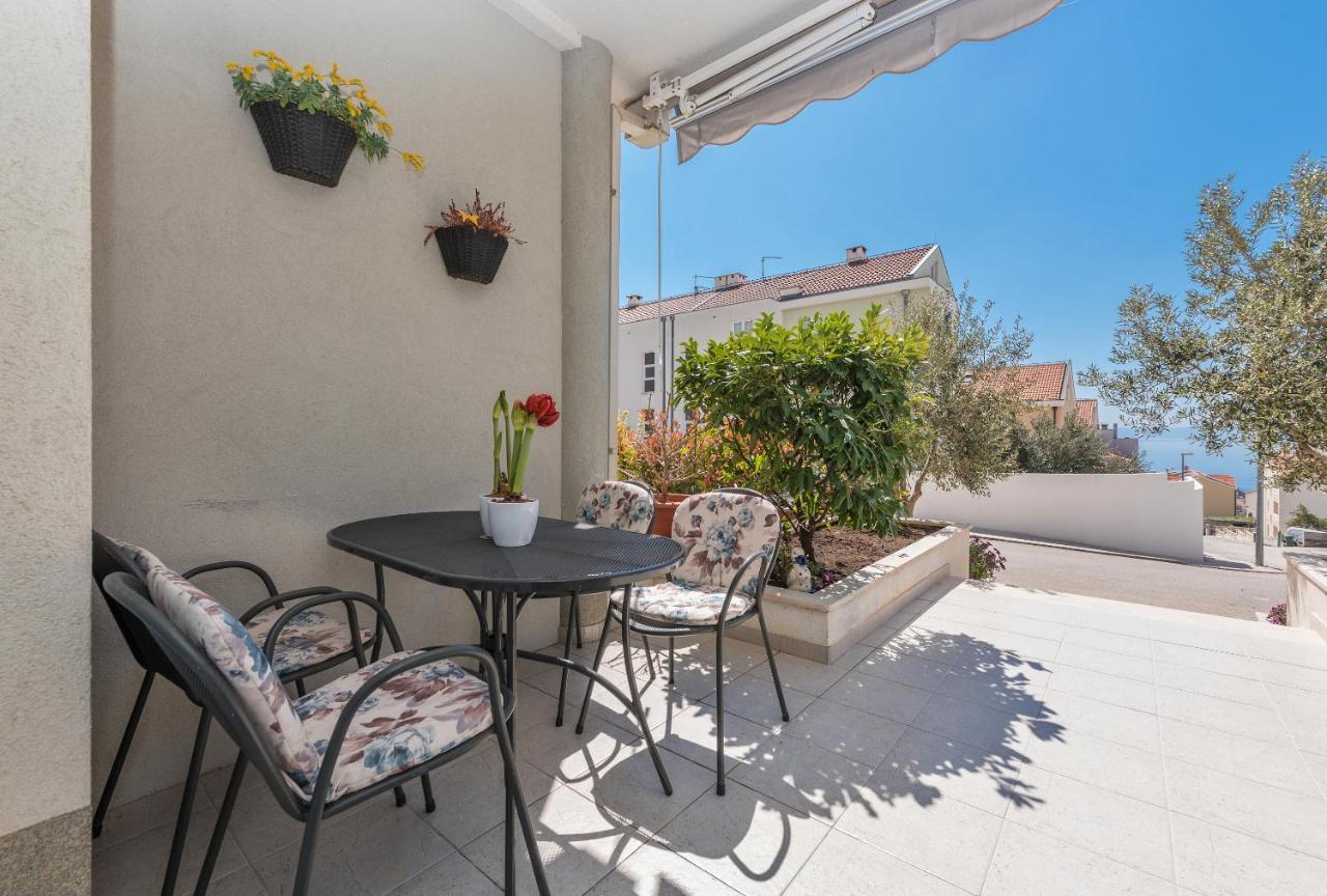 Long Apartment Makarska Exteriör bild