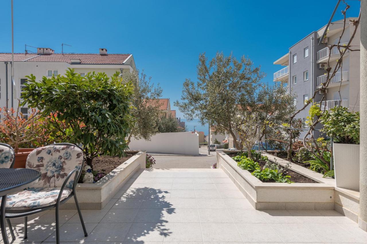 Long Apartment Makarska Exteriör bild