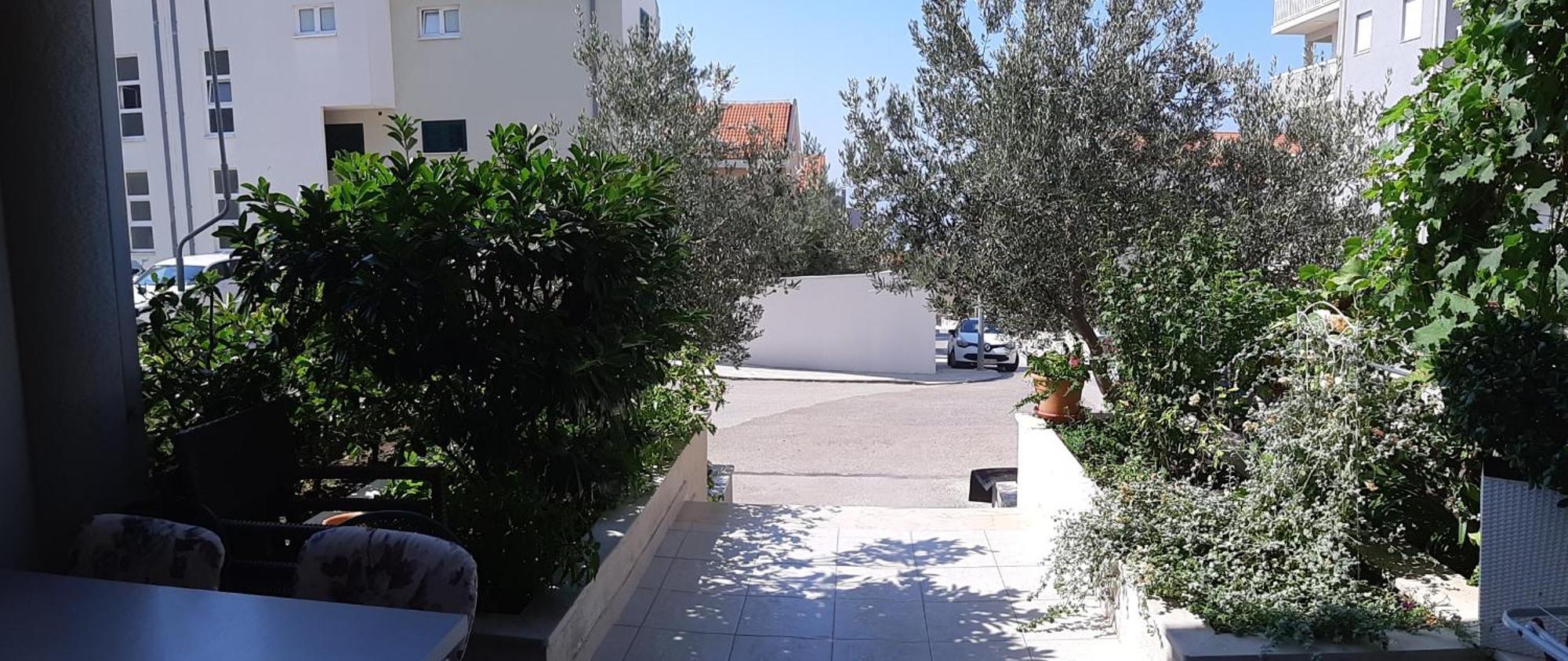 Long Apartment Makarska Exteriör bild
