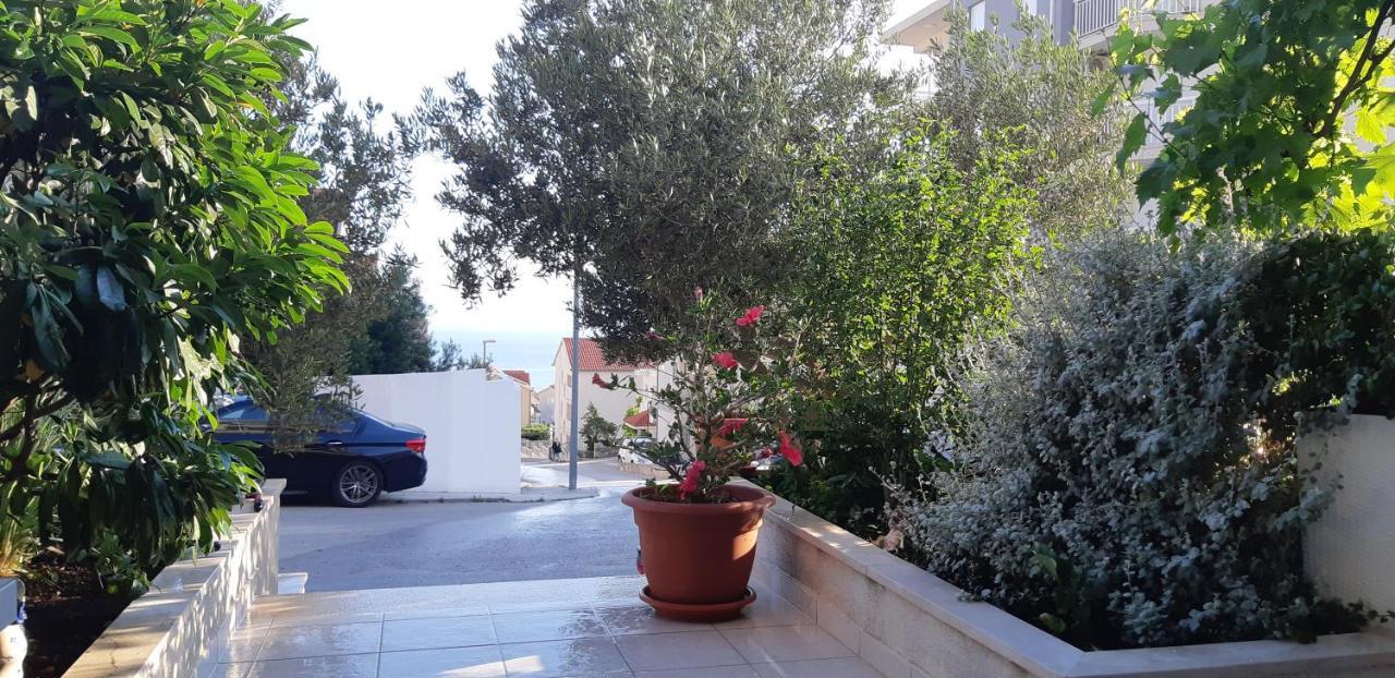 Long Apartment Makarska Exteriör bild